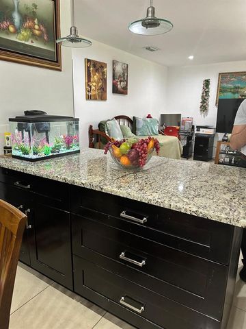 411 S Crescent Dr 105 105, Hollywood, FL 33021