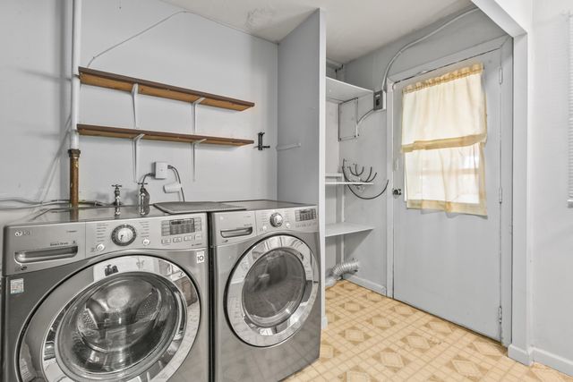 1305 JANBROOK Boulevard, Carter Lake, IA 51510