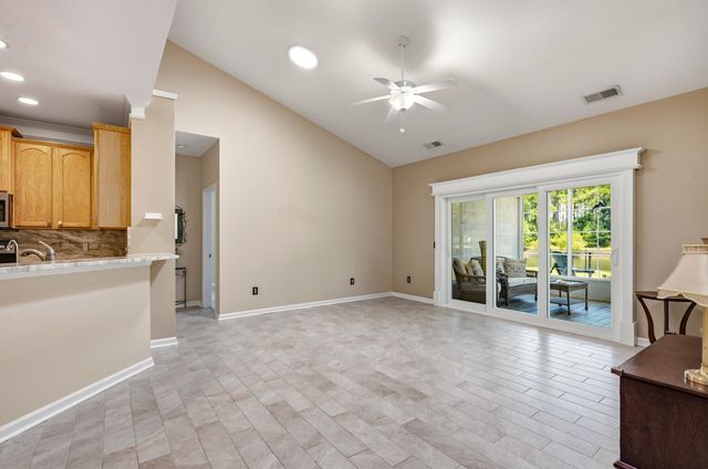 112 Barons Bluff Dr., Conway, SC 29526