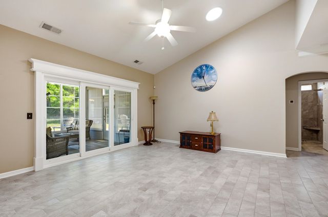 112 Barons Bluff Dr., Conway, SC 29526