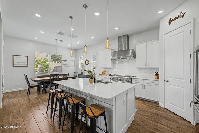 9764 E THORNBUSH Avenue, Mesa, AZ 85212