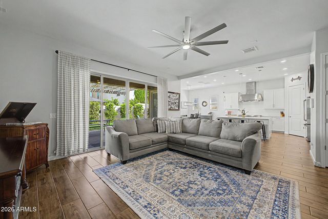 9764 E THORNBUSH Avenue, Mesa, AZ 85212