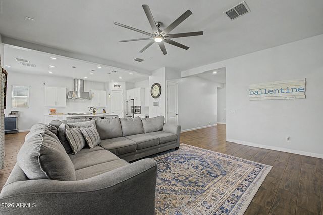 9764 E THORNBUSH Avenue, Mesa, AZ 85212