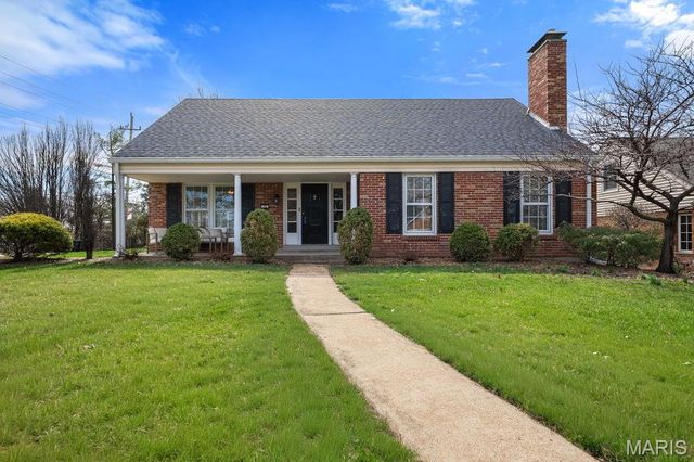 24 Willow Oak Lane, Glendale, MO 63122