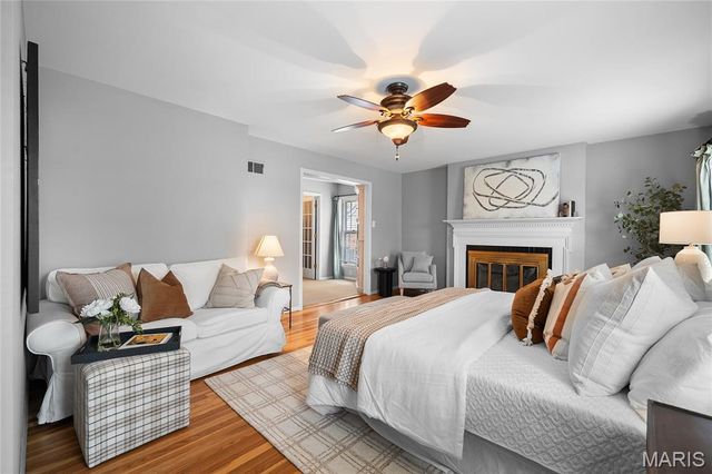 24 Willow Oak Lane, Glendale, MO 63122