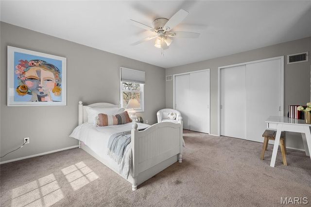 24 Willow Oak Lane, Glendale, MO 63122