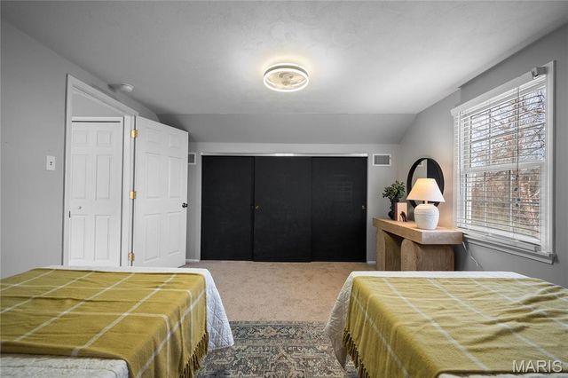 24 Willow Oak Lane, Glendale, MO 63122