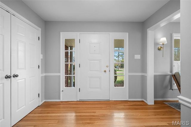 24 Willow Oak Lane, Glendale, MO 63122