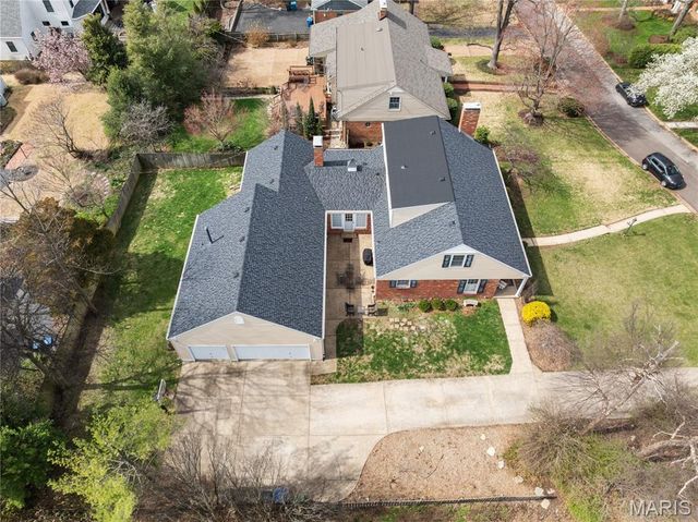 24 Willow Oak Lane, Glendale, MO 63122