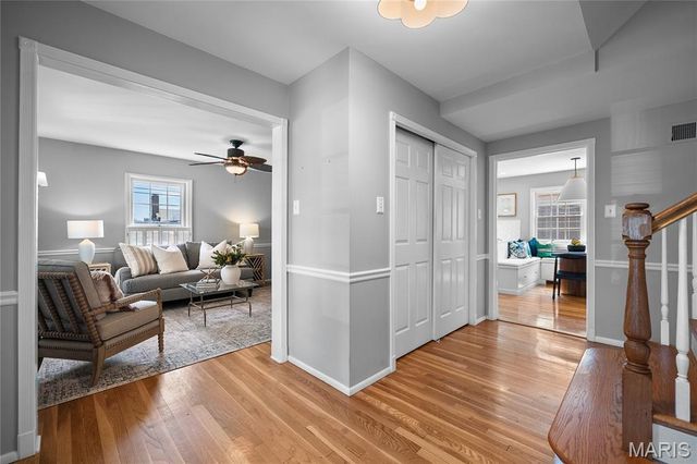 24 Willow Oak Lane, Glendale, MO 63122