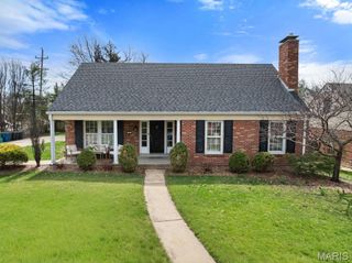 24 Willow Oak Lane, Glendale, MO 63122