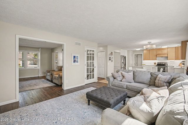 11783 Woodspointe Drive, Grand Ledge, MI 48837