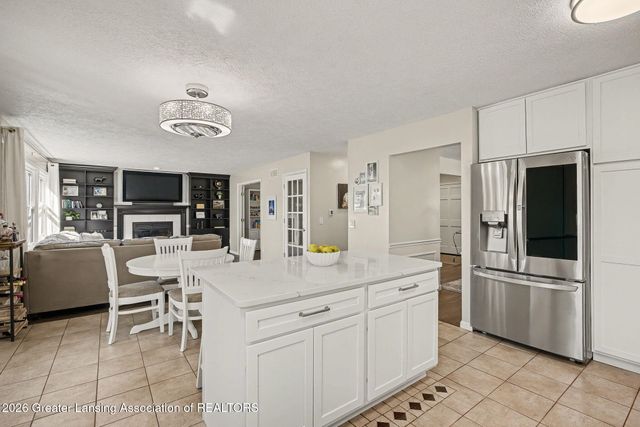 11783 Woodspointe Drive, Grand Ledge, MI 48837