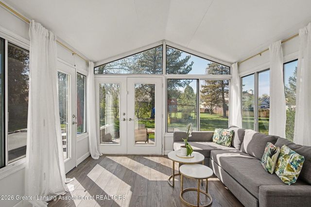 11783 Woodspointe Drive, Grand Ledge, MI 48837