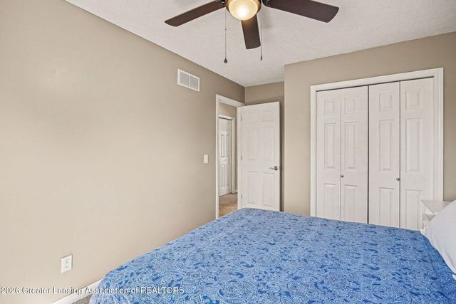 11783 Woodspointe Drive, Grand Ledge, MI 48837