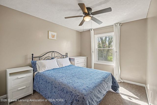 11783 Woodspointe Drive, Grand Ledge, MI 48837