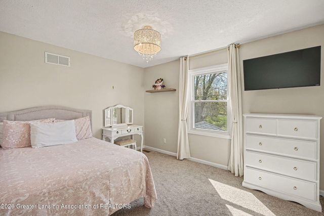 11783 Woodspointe Drive, Grand Ledge, MI 48837