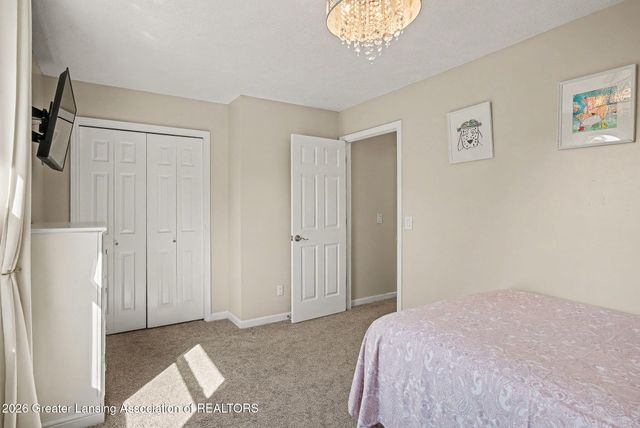 11783 Woodspointe Drive, Grand Ledge, MI 48837