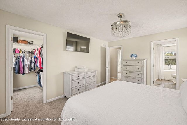 11783 Woodspointe Drive, Grand Ledge, MI 48837