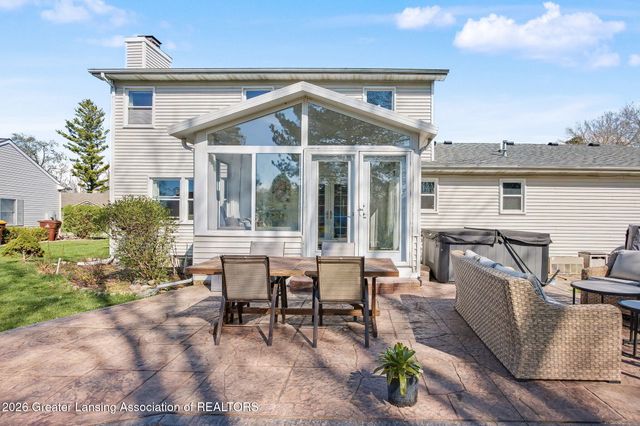 11783 Woodspointe Drive, Grand Ledge, MI 48837