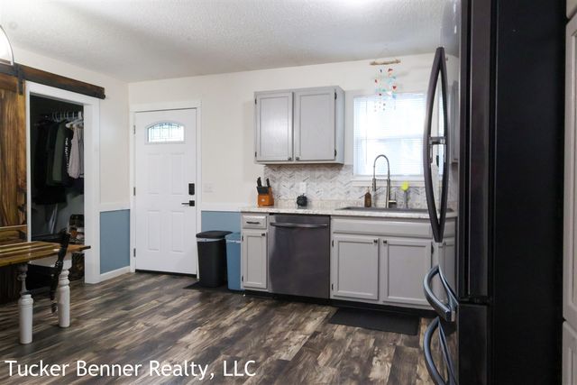 1907 S Brooks Road, Muskegon, MI 49442