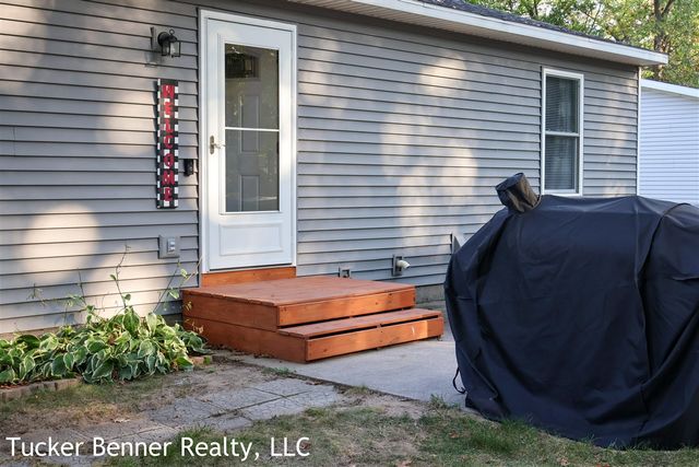 1907 S Brooks Road, Muskegon, MI 49442