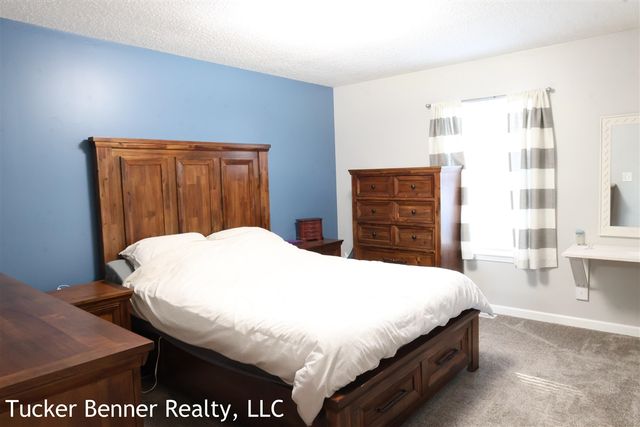 1907 S Brooks Road, Muskegon, MI 49442