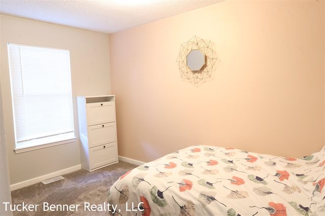 1907 S Brooks Road, Muskegon, MI 49442