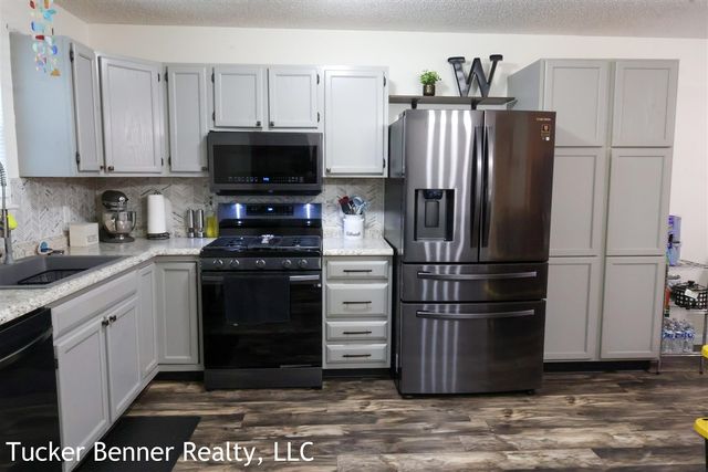 1907 S Brooks Road, Muskegon, MI 49442