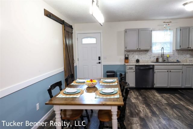 1907 S Brooks Road, Muskegon, MI 49442