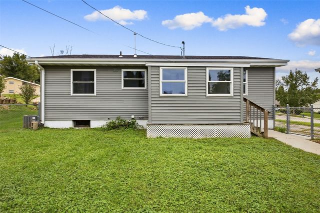 800 18th Street NW, Cedar Rapids, IA 52405