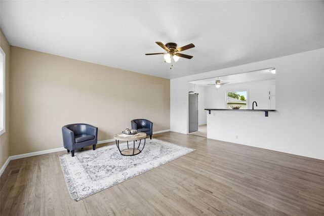 800 18th Street NW, Cedar Rapids, IA 52405
