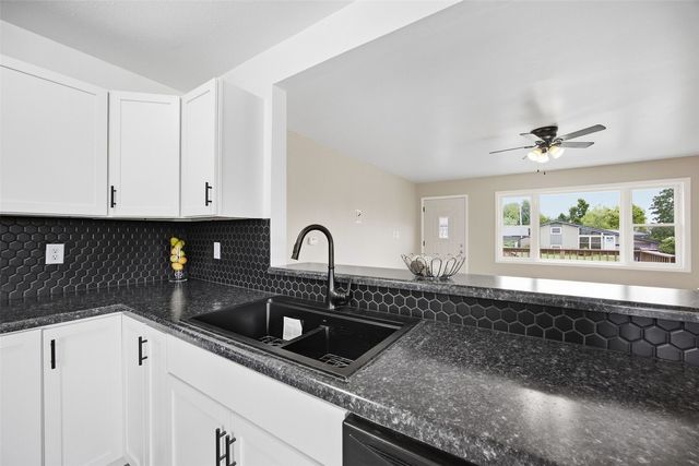 800 18th Street NW, Cedar Rapids, IA 52405