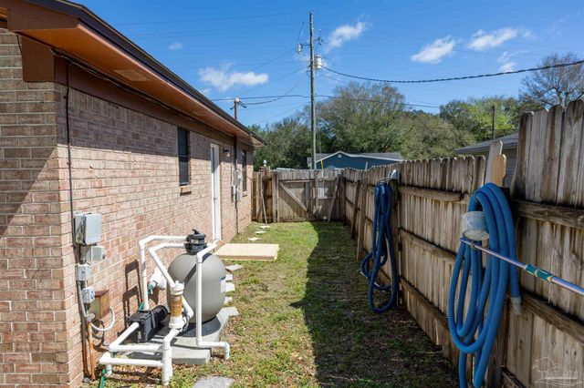 323 N 57th Ave, Pensacola, FL 32506