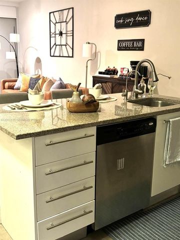 888 Biscayne Blvd 4310, Miami, FL 33132