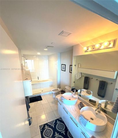 888 Biscayne Blvd 4310, Miami, FL 33132