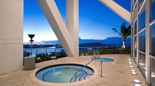 888 Biscayne Blvd 4310, Miami, FL 33132