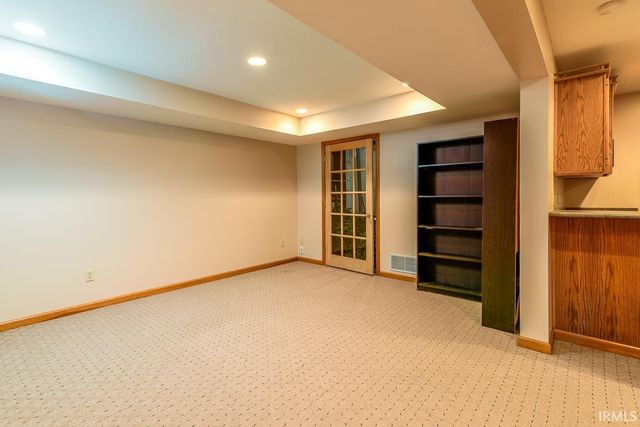 8204 Meadow Hills Drive, Fort Wayne, IN 46835