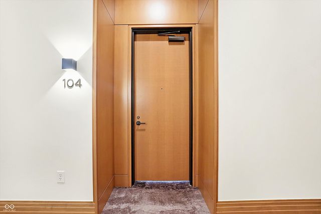877 N East Street 104, Indianapolis, IN 46202