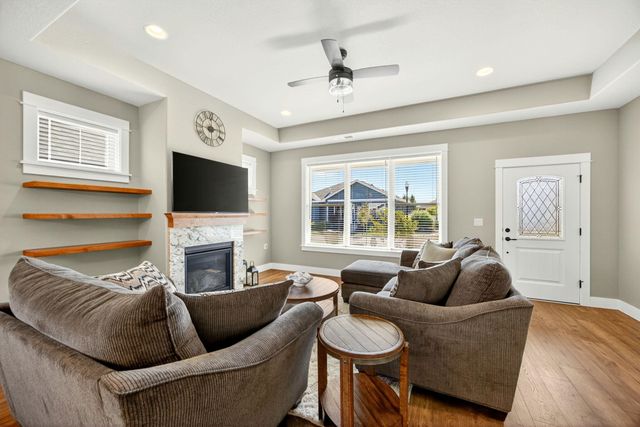 422 Castle Rock Drive, Central Point, OR 97502
