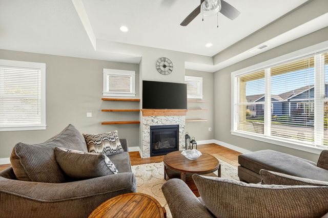 422 Castle Rock Drive, Central Point, OR 97502