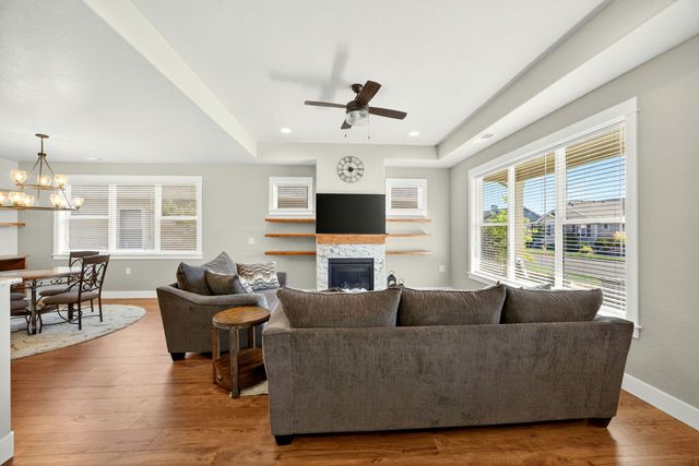 422 Castle Rock Drive, Central Point, OR 97502