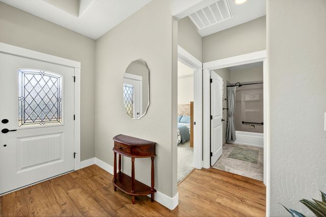 422 Castle Rock Drive, Central Point, OR 97502