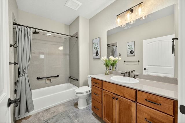 422 Castle Rock Drive, Central Point, OR 97502