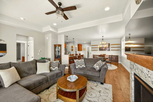 422 Castle Rock Drive, Central Point, OR 97502