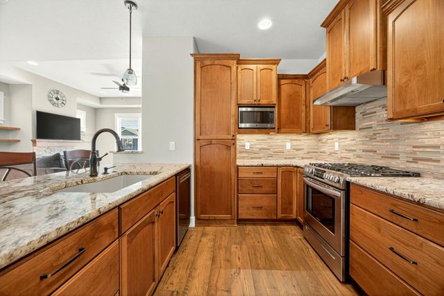 422 Castle Rock Drive, Central Point, OR 97502