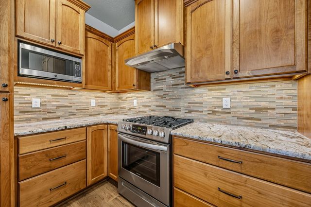 422 Castle Rock Drive, Central Point, OR 97502
