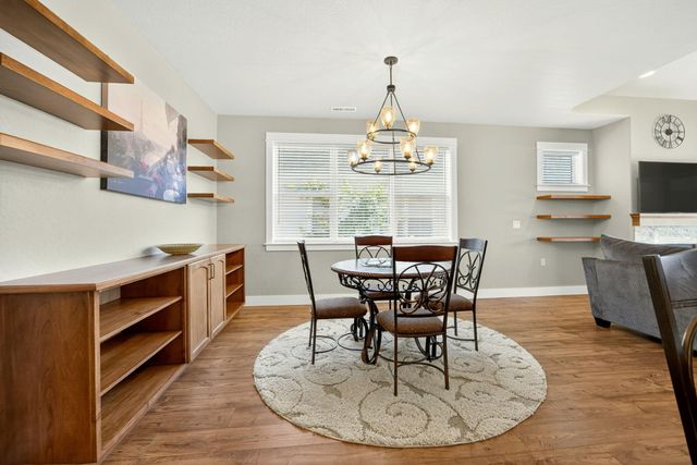 422 Castle Rock Drive, Central Point, OR 97502