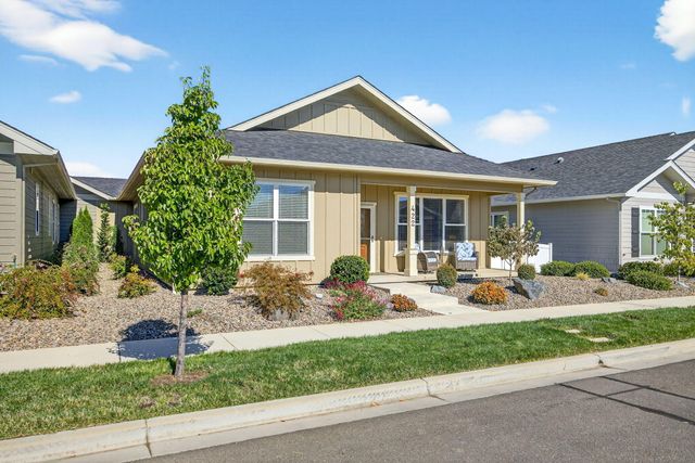 422 Castle Rock Drive, Central Point, OR 97502