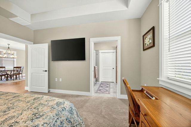 422 Castle Rock Drive, Central Point, OR 97502